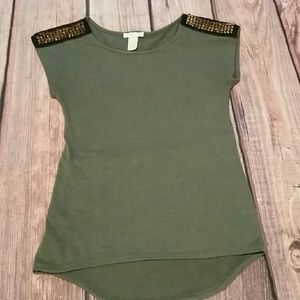 Studded shoulder green tee